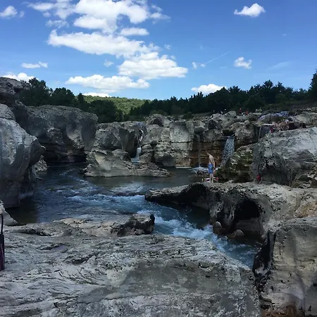 Campsite Les Cascades 4*